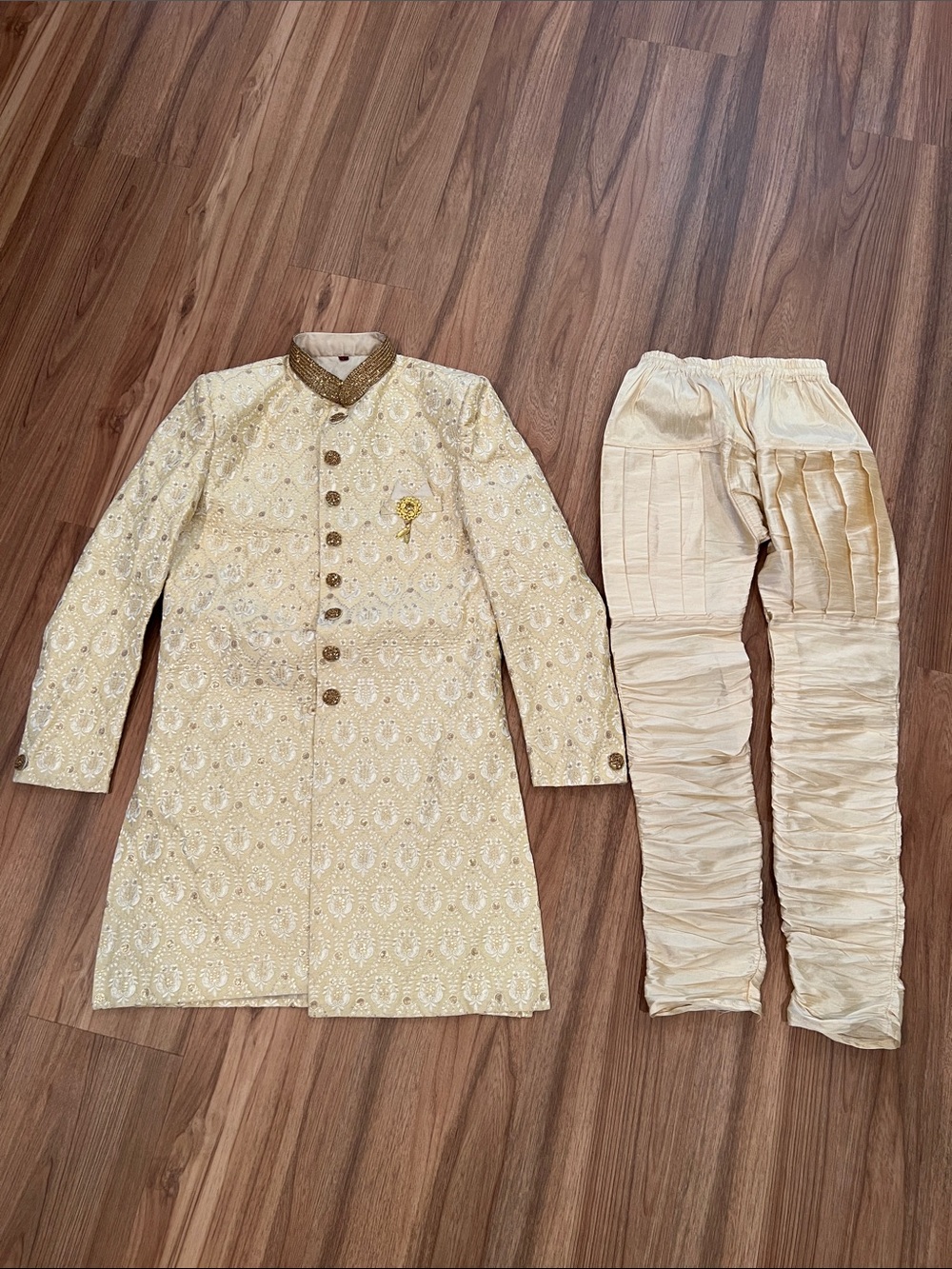Mangalam | Men’s Indian Sherwani Wedding Set Outfit Gold Color Size 42/Large